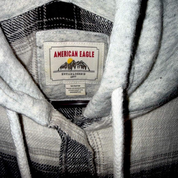American Eagle button up - Picture 3 of 3